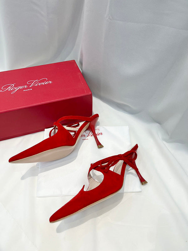Back view of Roger Vivier luxury piece style No.046