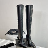 Styling view of Saint Laurent luxury piece style No.018