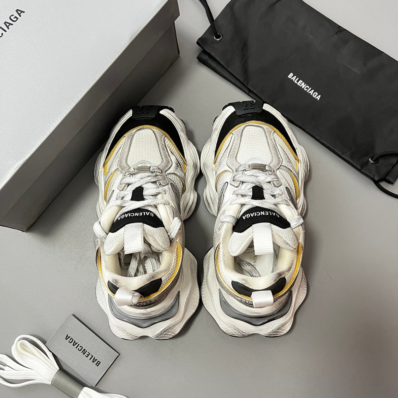 Balenciaga shoes Style 028 - top view showing design