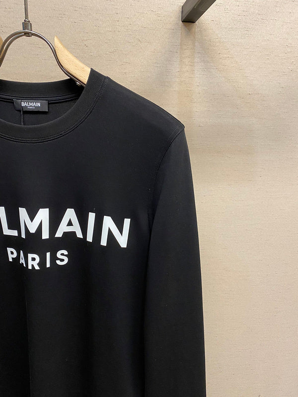 Full silhouette view of Balmain luxury piece style No.038