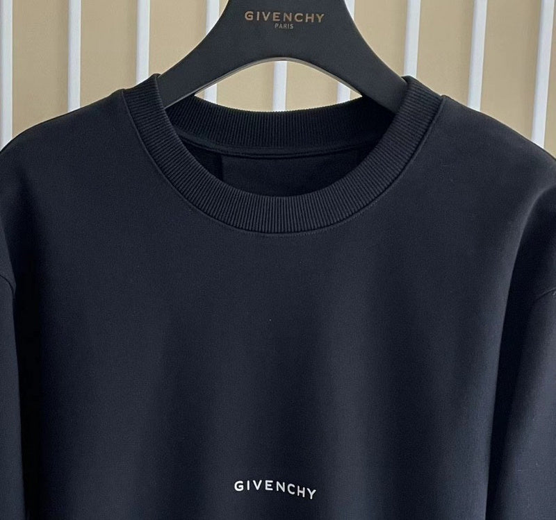 Full silhouette view of Givenchy luxury piece style No.190