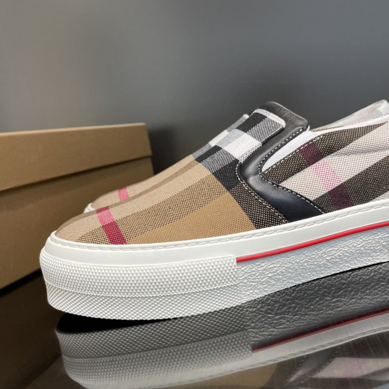 Burberry shoes Style 338 - back heel detail