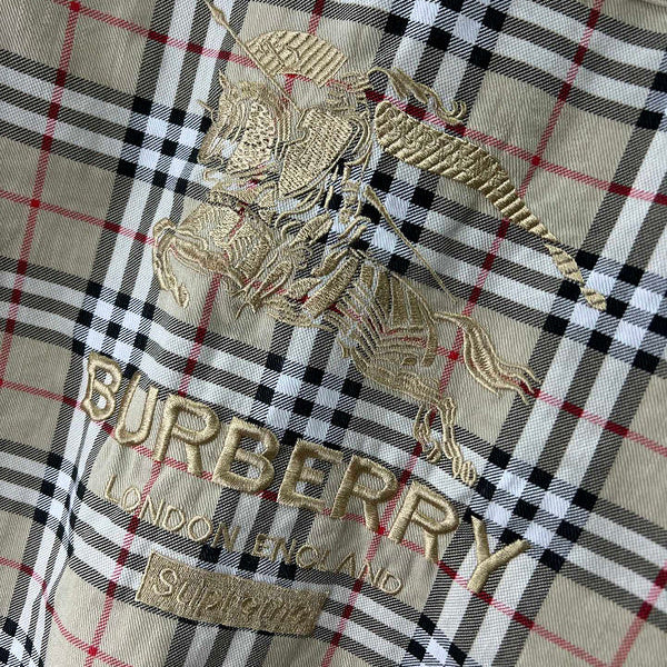 Back view of Burberry luxury piece style No.541