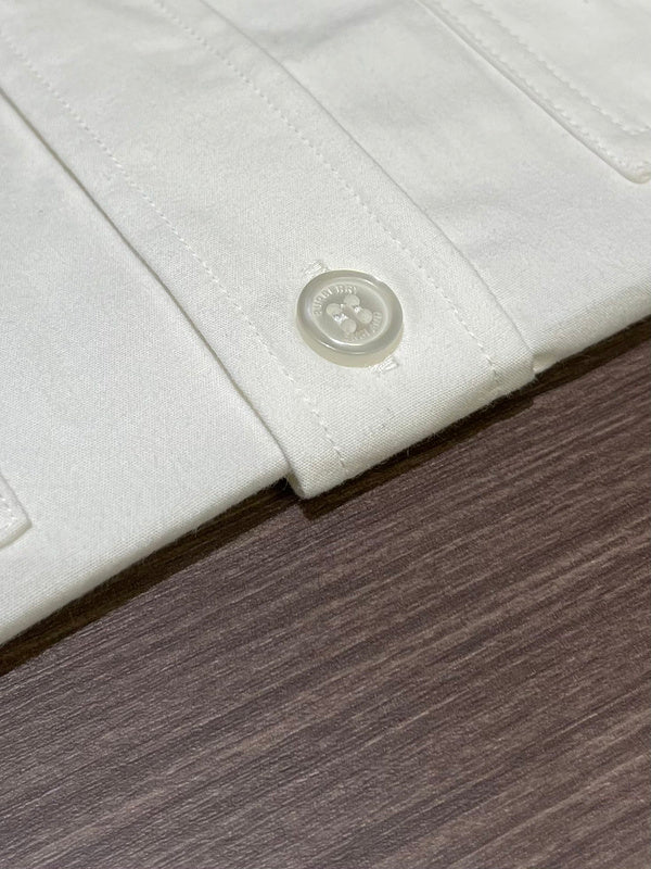 Texture and finish detail of Burberry luxury piece style No.026