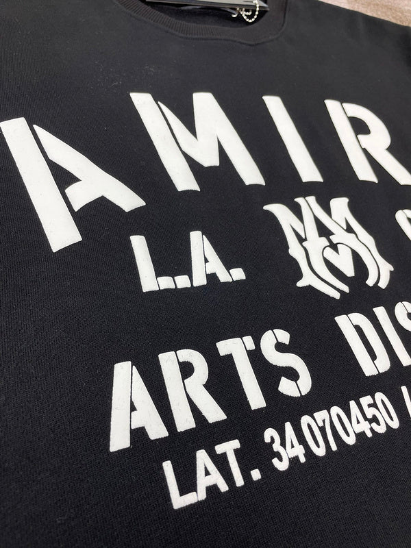 Full silhouette view of Amiri luxury piece style No.056