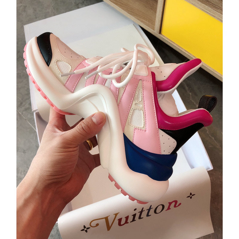 Styling view of Louis Vuitton luxury piece style No.011