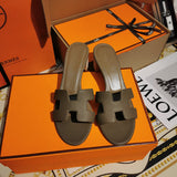 Hermes sandals Style 013 - close-up of handcrafted italian detailing