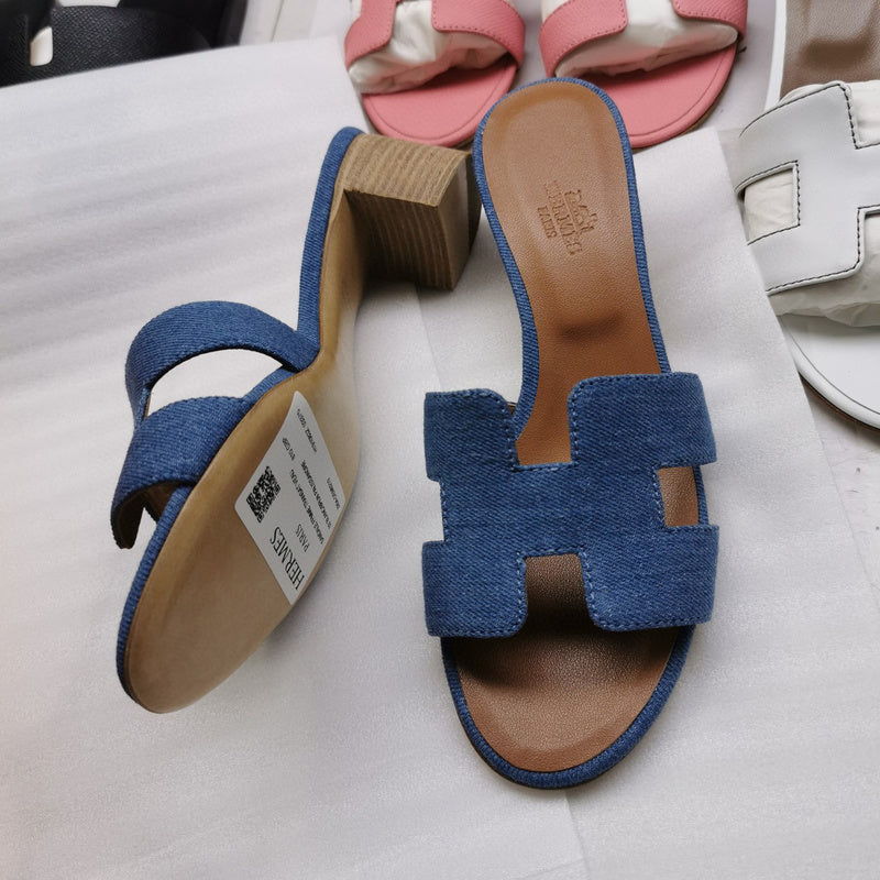 Hermès Beige Platform Sandals - Detail Shot of Craftsmanship