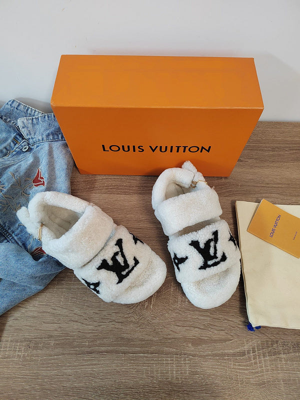 Louis Vuitton Nude Loafer Flats - Heel Detail View