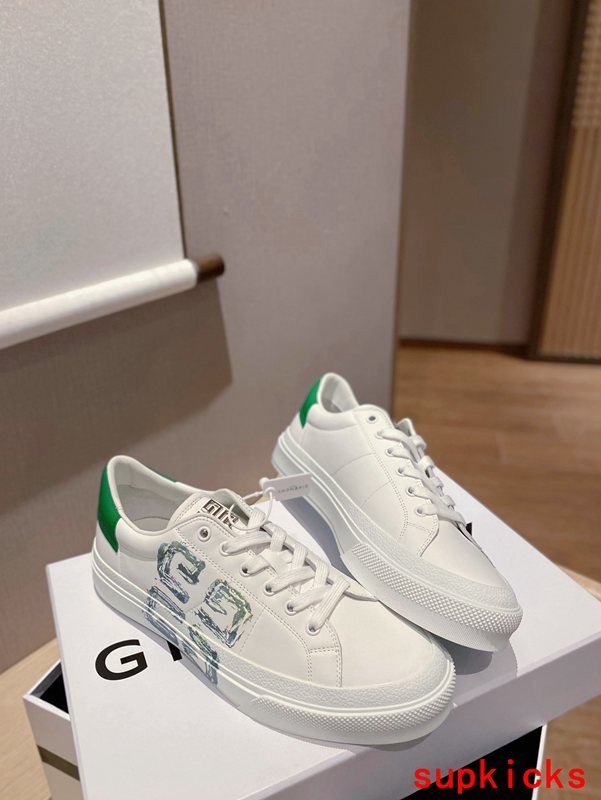 Givenchy shoes Style 004 - logo and branding close-up