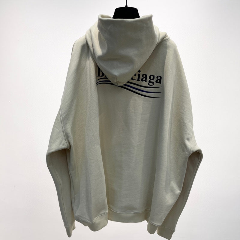 Three-quarter angle view of Balenciaga luxury piece style No.340