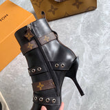 Side profile view of Louis Vuitton luxury piece style No.029