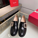 Styling view of Roger Vivier luxury piece style No.053