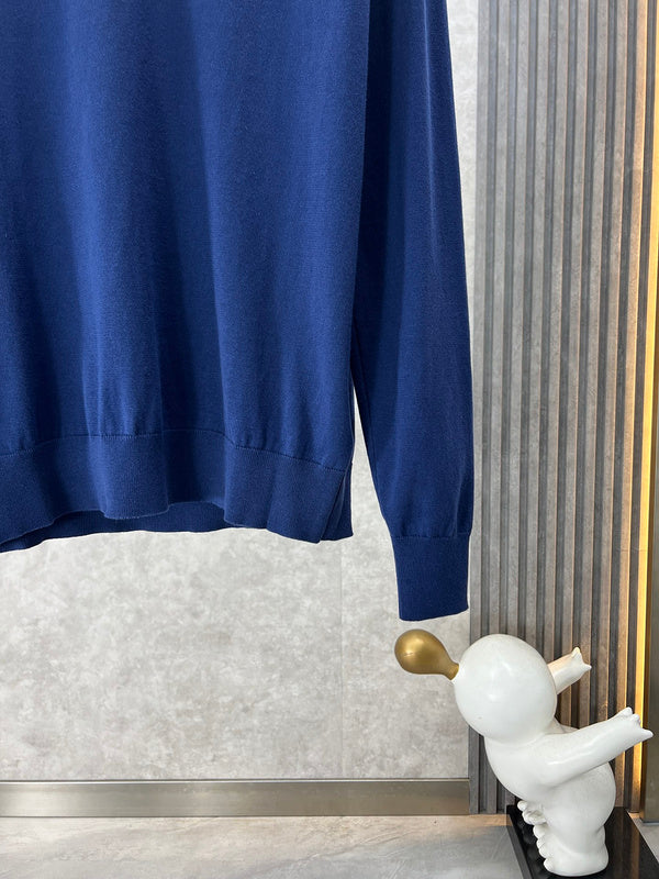 Styling view of Burberry luxury piece style No.405