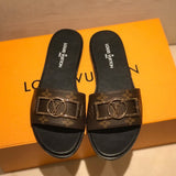 Back view of Louis Vuitton luxury piece style No.079