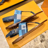 Front view of Louis Vuitton luxury piece style No.074