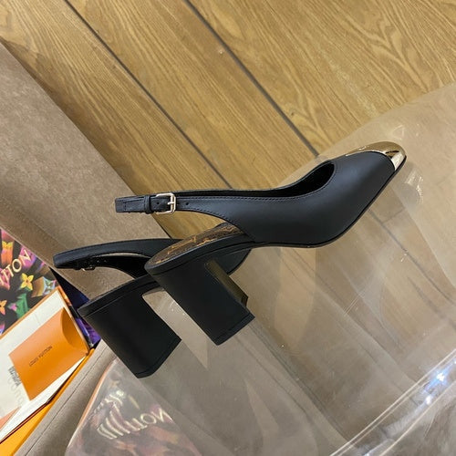 Louis Vuitton shoes Style 202 - texture and material detail