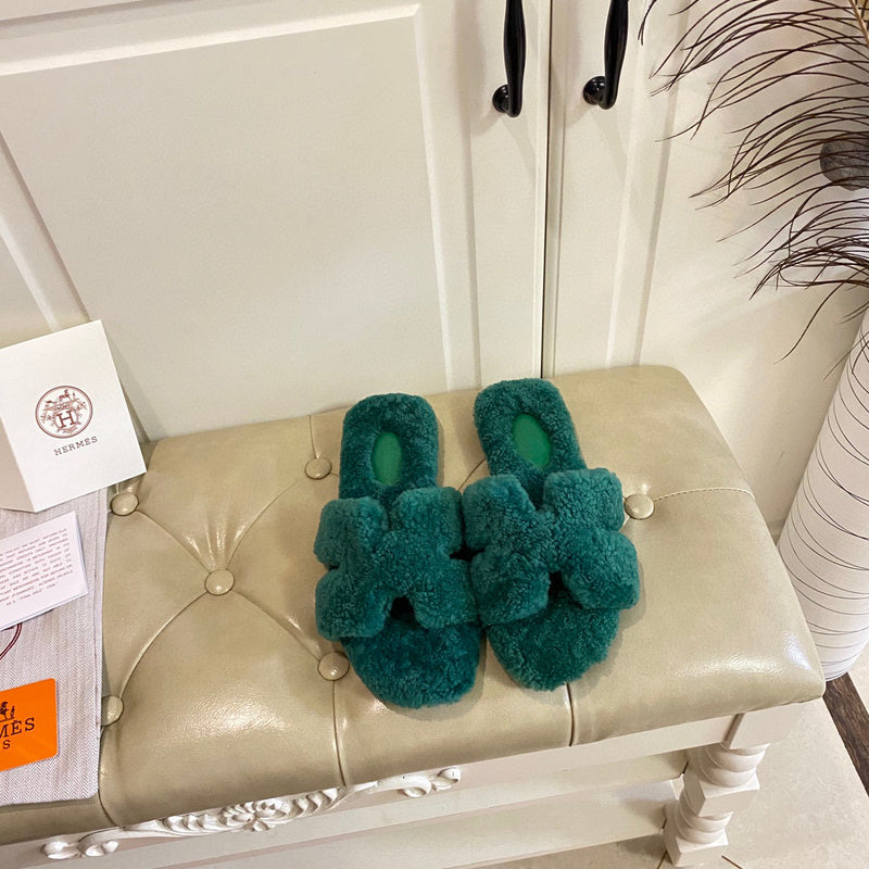 Hermes sandals Style 033 - sole and craftsmanship detail
