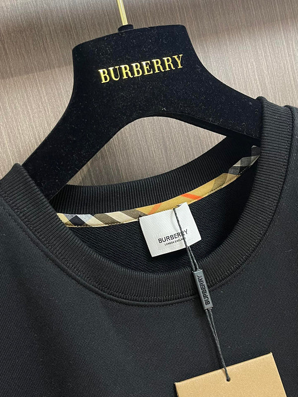 Texture and finish detail of Burberry luxury piece style No.455