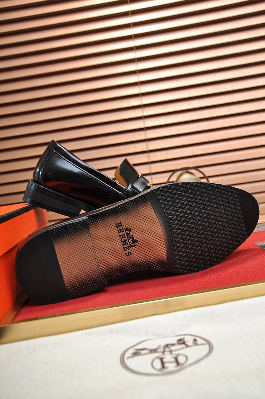 Hermès White Slingback Heels - Angled View