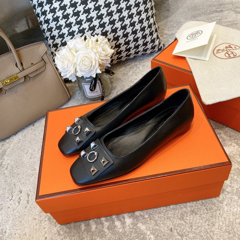 Hermès Nude Platform Heels - Side Profile View