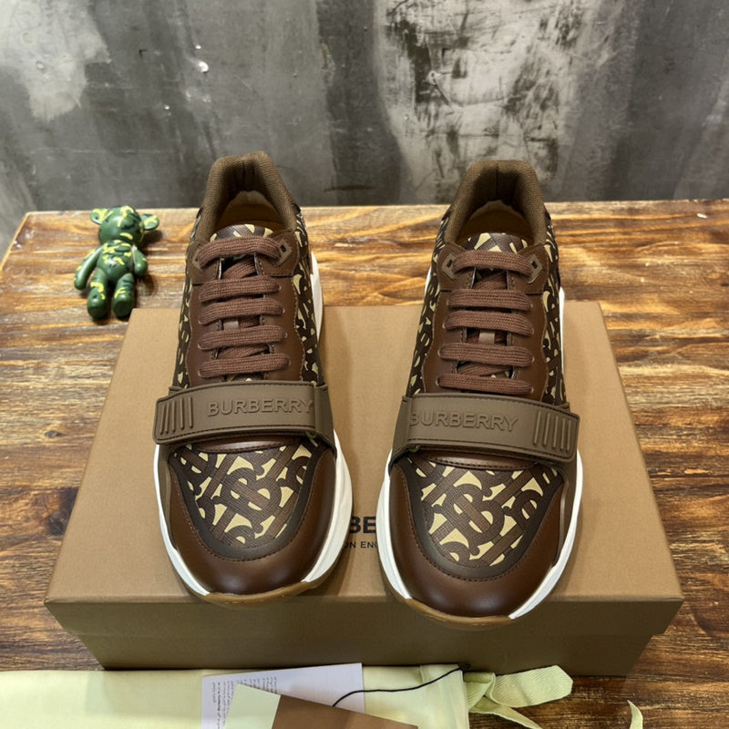 Burberry shoes Style 316 - packaging and accessories