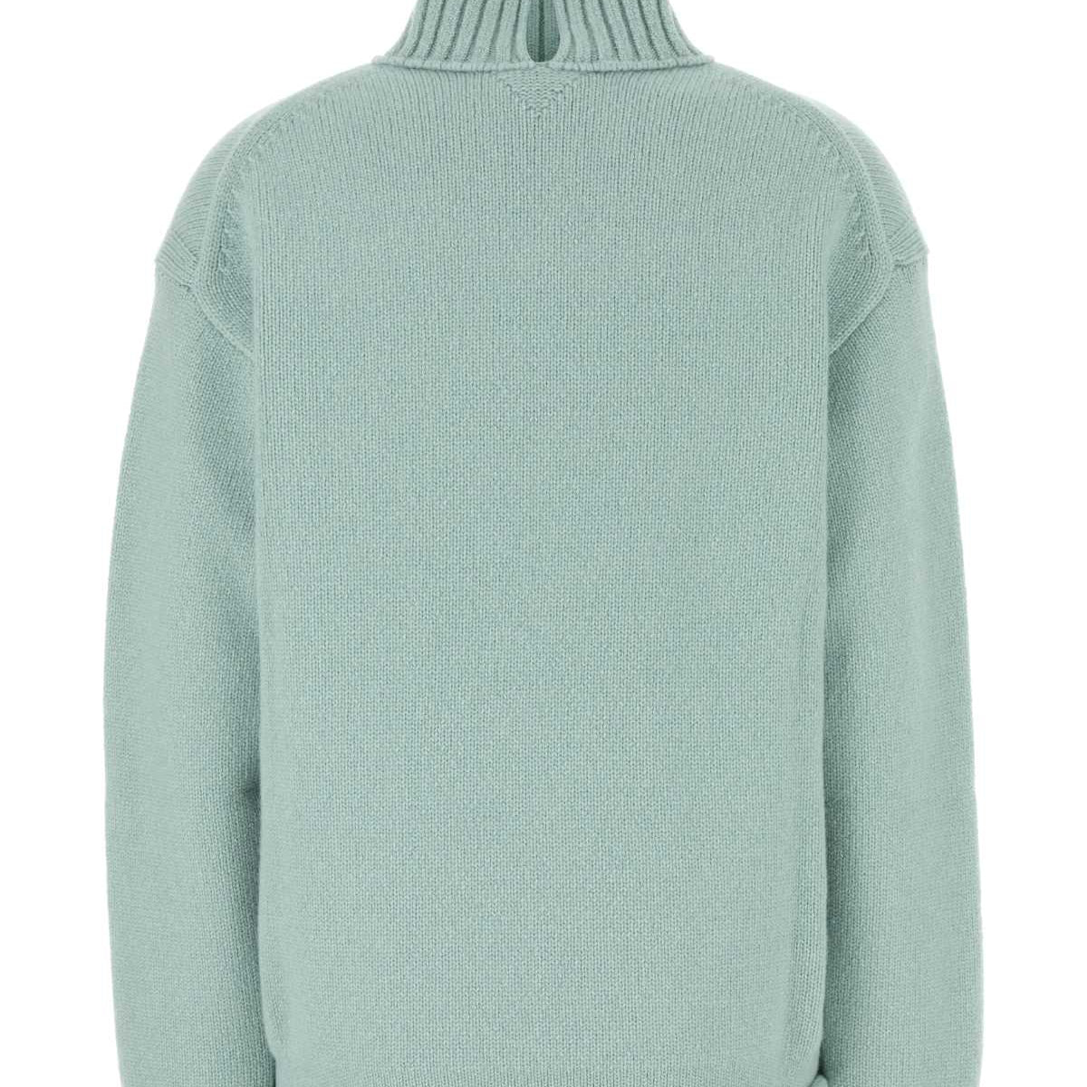 Bottega Veneta premium sweaters & pullovers detail and craftsmanship close-up