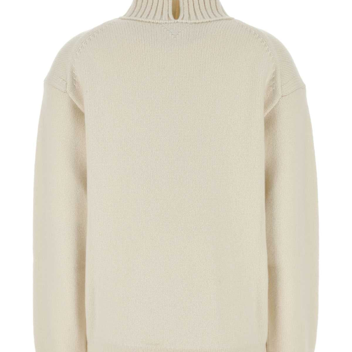 Bottega Veneta premium sweaters & pullovers detail and craftsmanship close-up