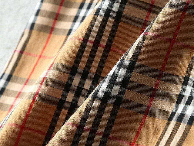 Full silhouette view of Burberry luxury piece style No.575