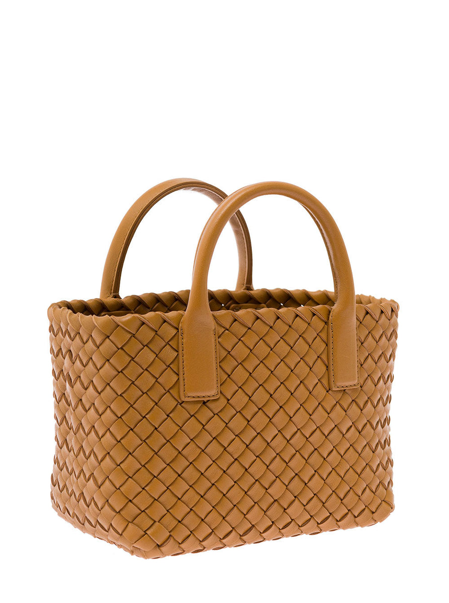 Bottega Veneta premium shoulder bags detail and craftsmanship close-up