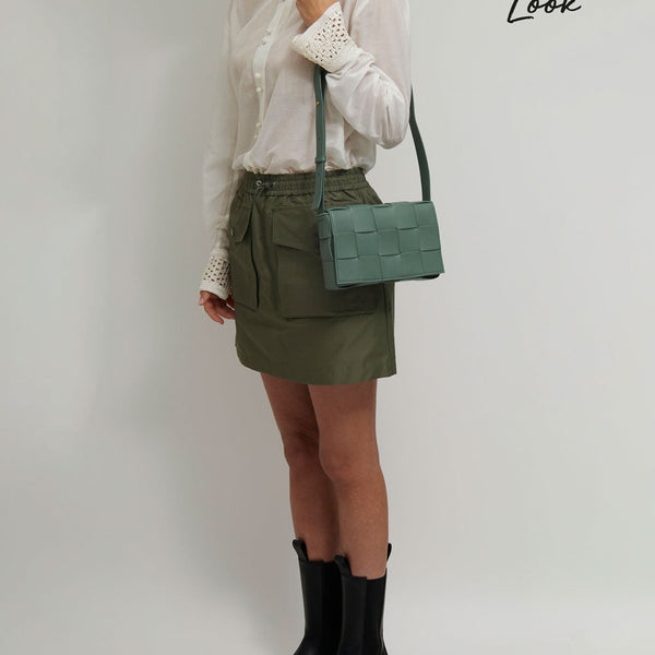 Bottega Veneta Bags? Bottega Veneta Women 'Cassette' Green Crossbody Bag With Intreccio Motif In Leather Woman Elegant Everyday Designer Handbag