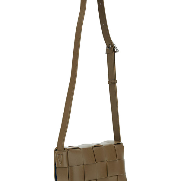 Bottega Veneta Bags? Bottega Veneta Men 'Medium Casette' Brown Crossbody Vag With Intreccio Motif In Leather Man Elegant Everyday Designer Handbag
