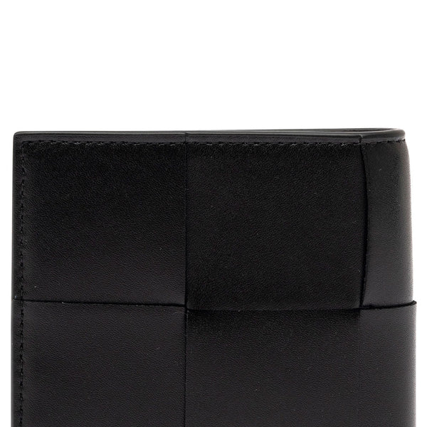 Bottega Veneta Wallets? Bottega Veneta Men Black Bi-Fold Wallet With Intreccio Motif In Leather Man Elegant Everyday Leather Wallet
