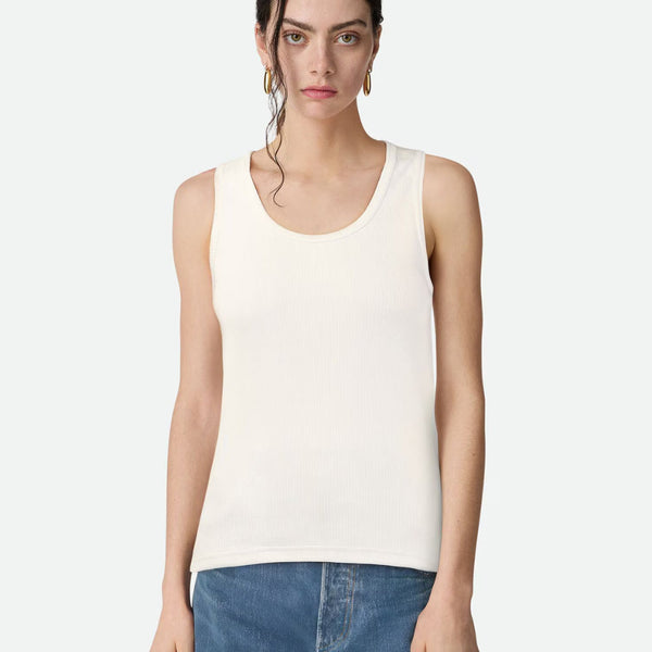Close-up of Bottega Veneta tee shirts hardware and fine stitching