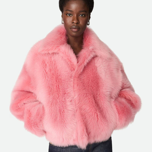 Bottega Veneta Jackets? Bottega Veneta Women 'Toscana' Pink Cropped Shearling Coat With Classic Collar And Front Concealed Closure In Fur Woman Premium Casual Designer Jacket