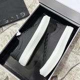 Givenchy shoes Style 027 - close-up of iconic logo design