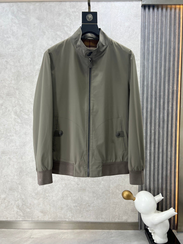 Side profile view of Burberry luxury piece style No.371