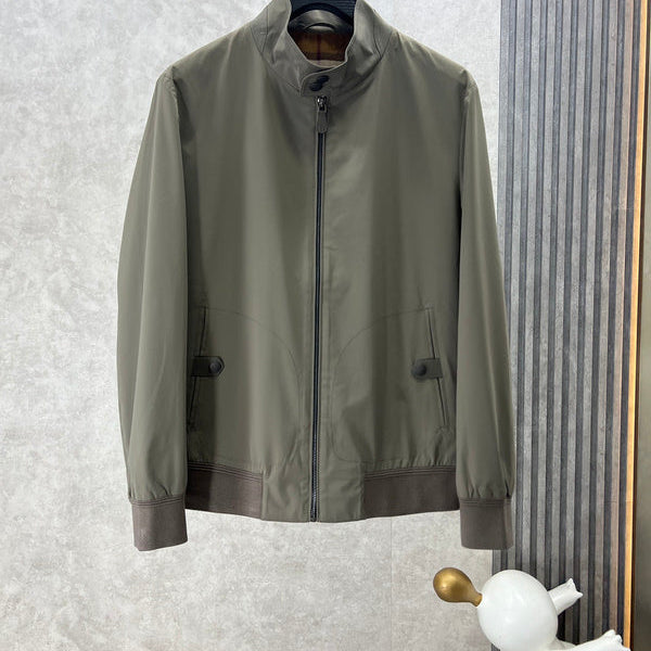 Side profile view of Burberry luxury piece style No.371
