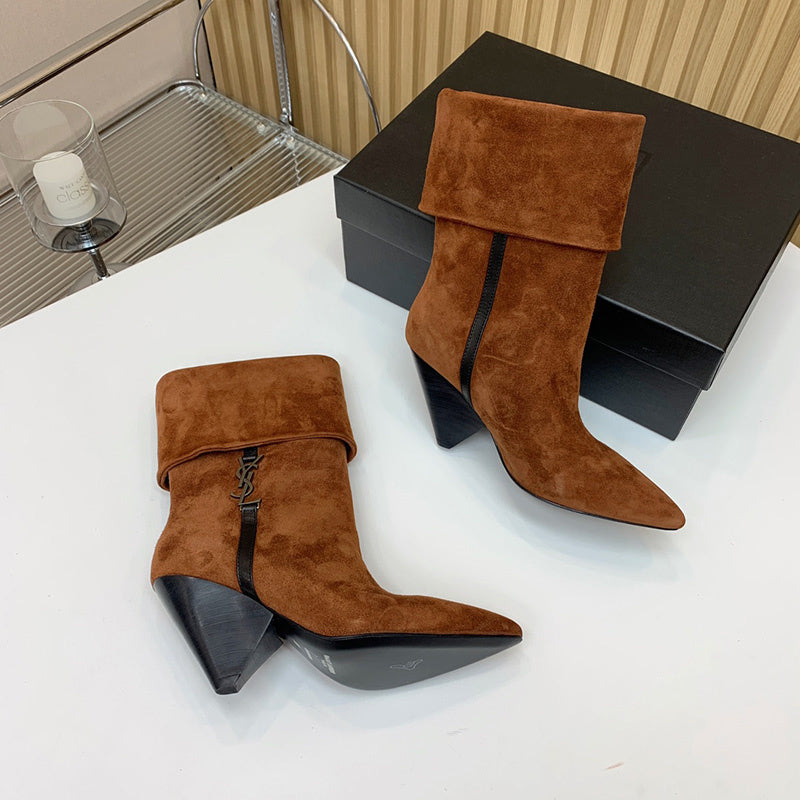 Close-up detail view of Saint Laurent luxury piece style No.040