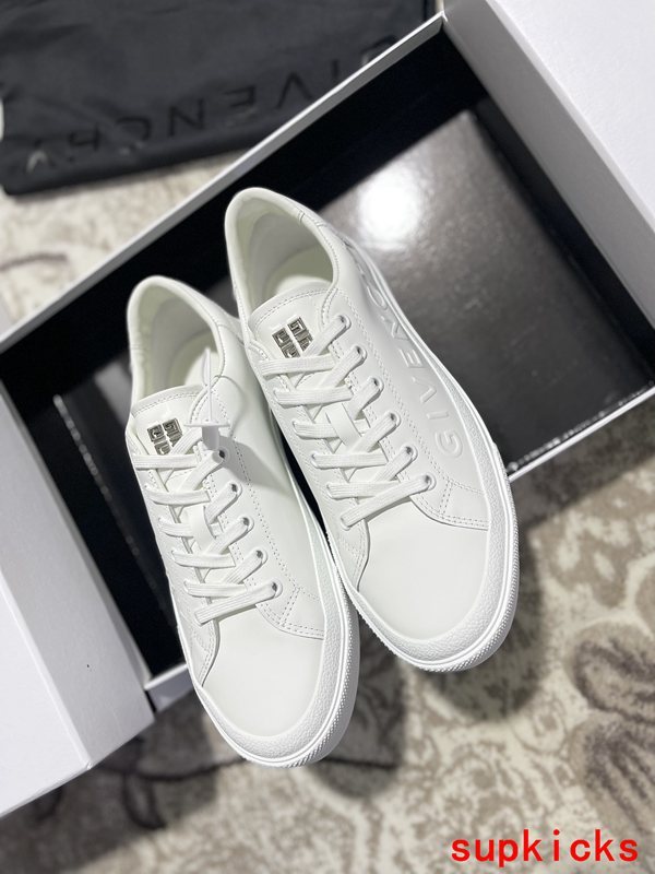 Givenchy shoes Style 024 - packaging and accessories