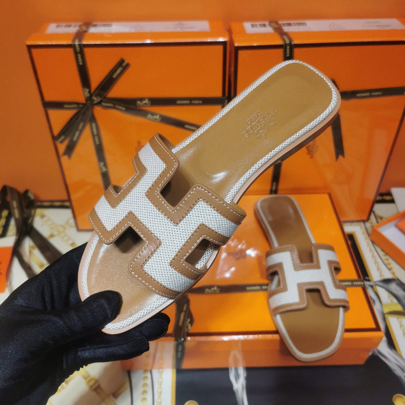 Hermes sandals Style 043 - top view showing design