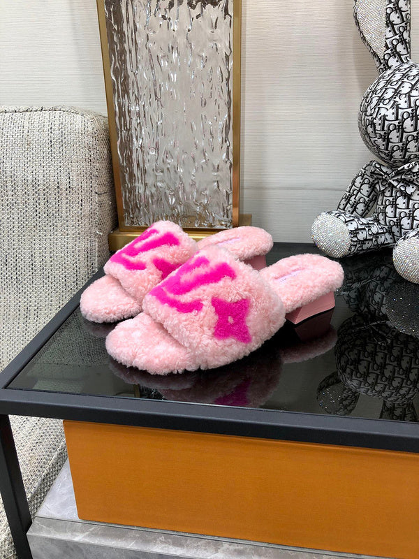 Louis Vuitton shoes Style 355 - true-to-life color detail