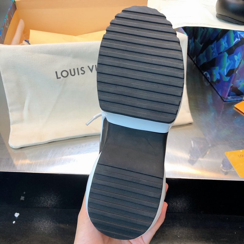 Side profile view of Louis Vuitton luxury piece style No.152