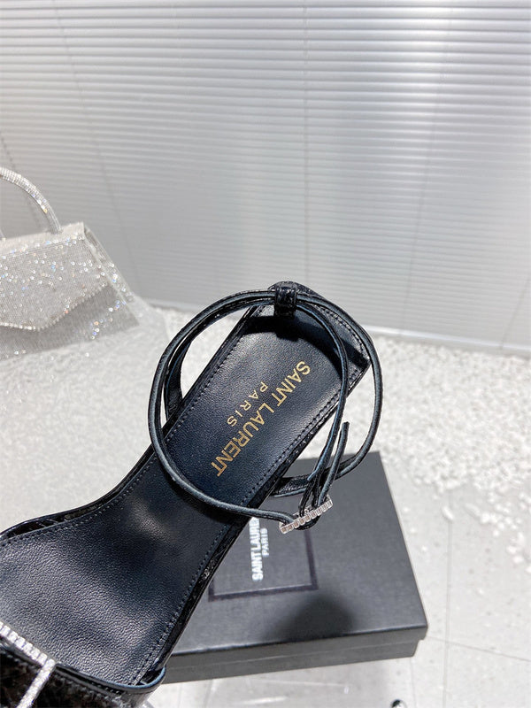 Texture and finish detail of Saint Laurent luxury piece style No.076