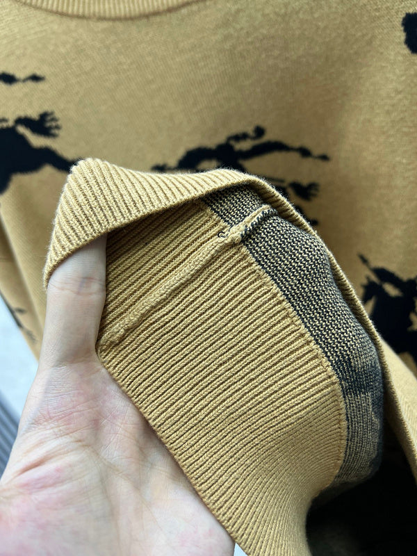 Styling view of Burberry luxury piece style No.346