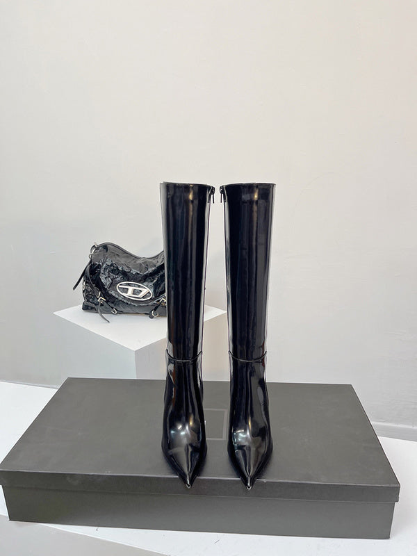 Front view of Saint Laurent luxury piece style No.027
