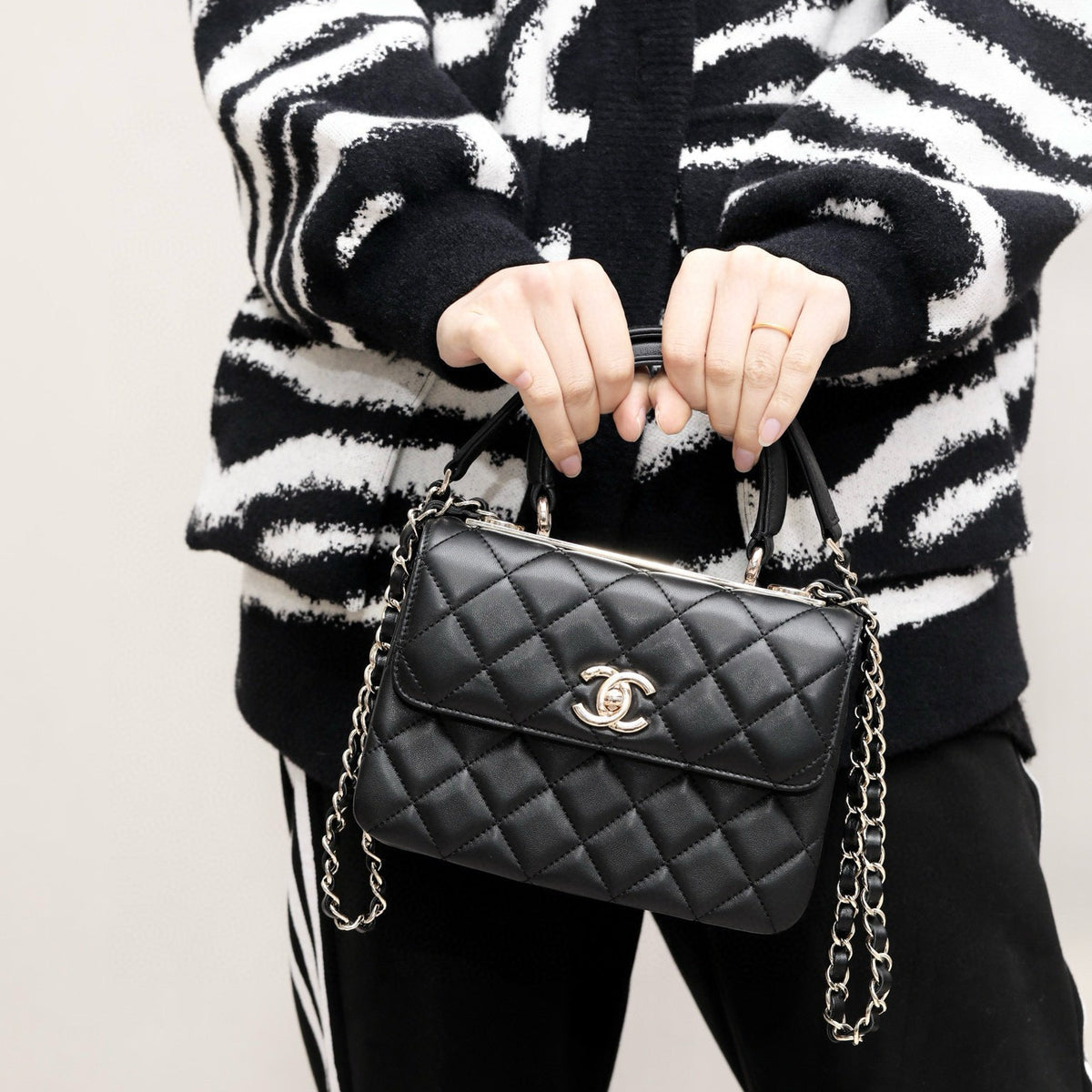 Chanel 24C Mini Trendy Bag detail shot – authentic designer craftsmanship