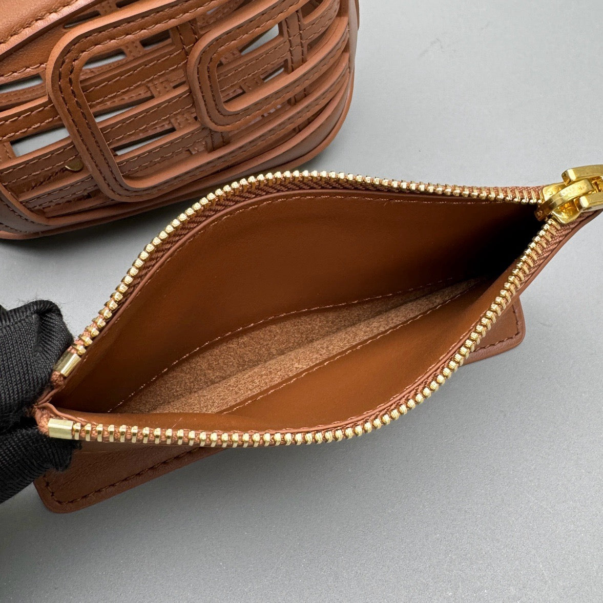 Bags- Miu M Leather Basket Bag Luxury Designer Leather Handbag