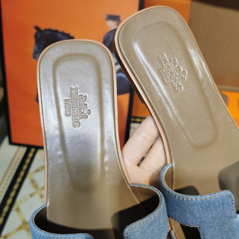 Hermes sandals Style 031 - sole and craftsmanship detail
