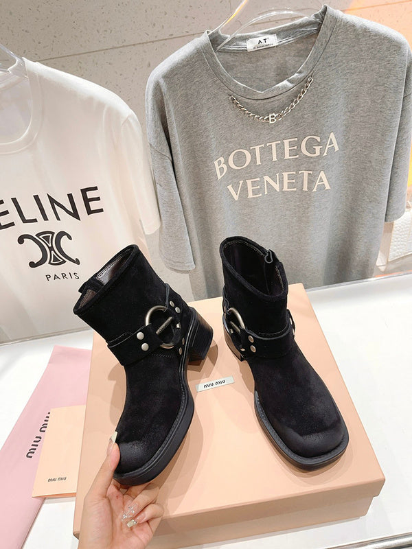 Three-quarter angle view of Miu Miu luxury piece style No.101